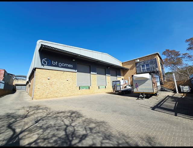 1,280M² WAREHOUSE FOR SALE IN NORTH RIDING